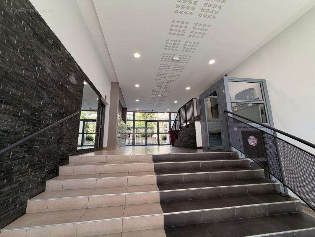 Appartement à MARSEILLE-4E