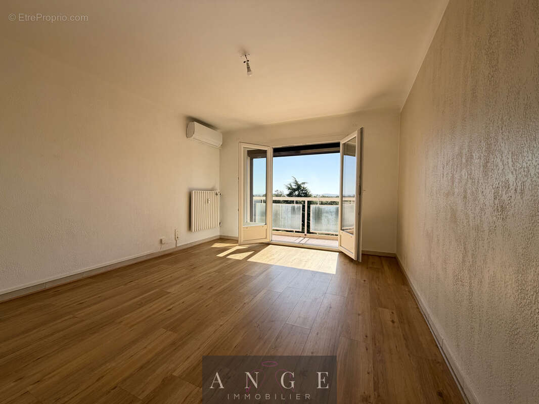 Appartement à HYERES