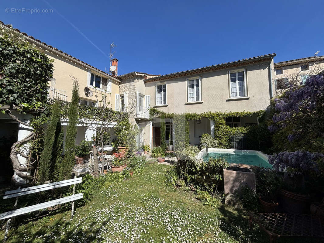 Maison à VAISON-LA-ROMAINE