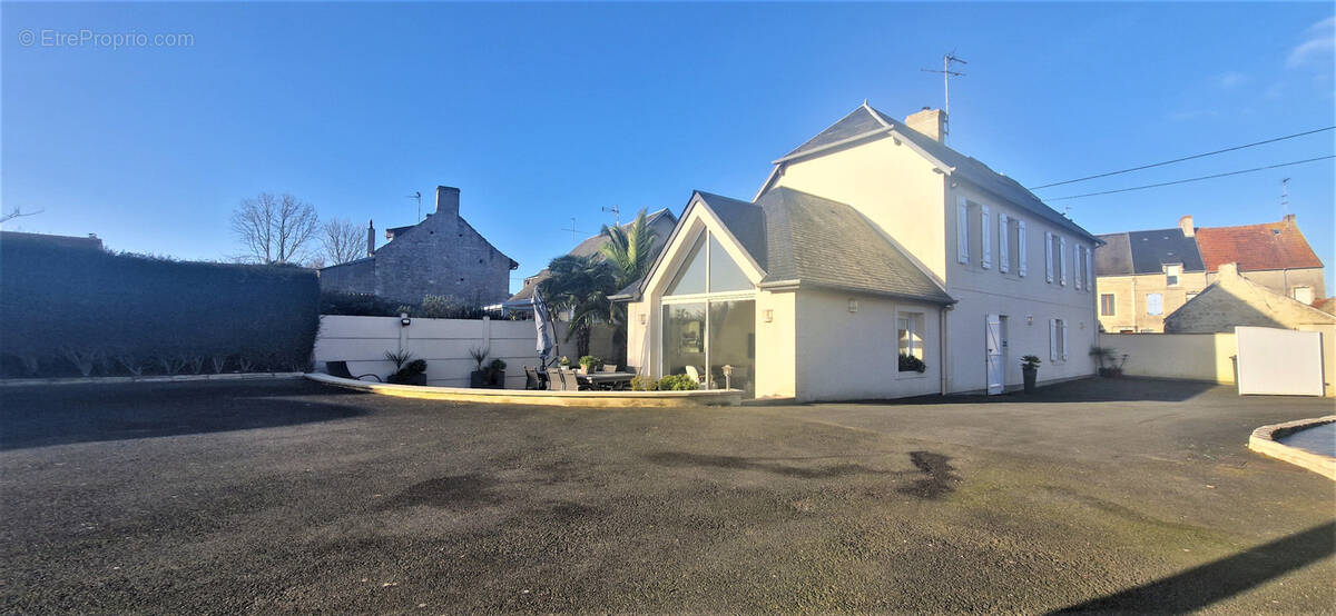 Maison à GRANDCAMP-MAISY