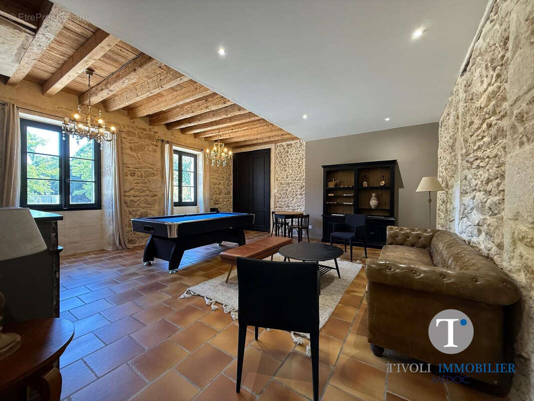 Maison à SAINT-CHRISTOLY-MEDOC