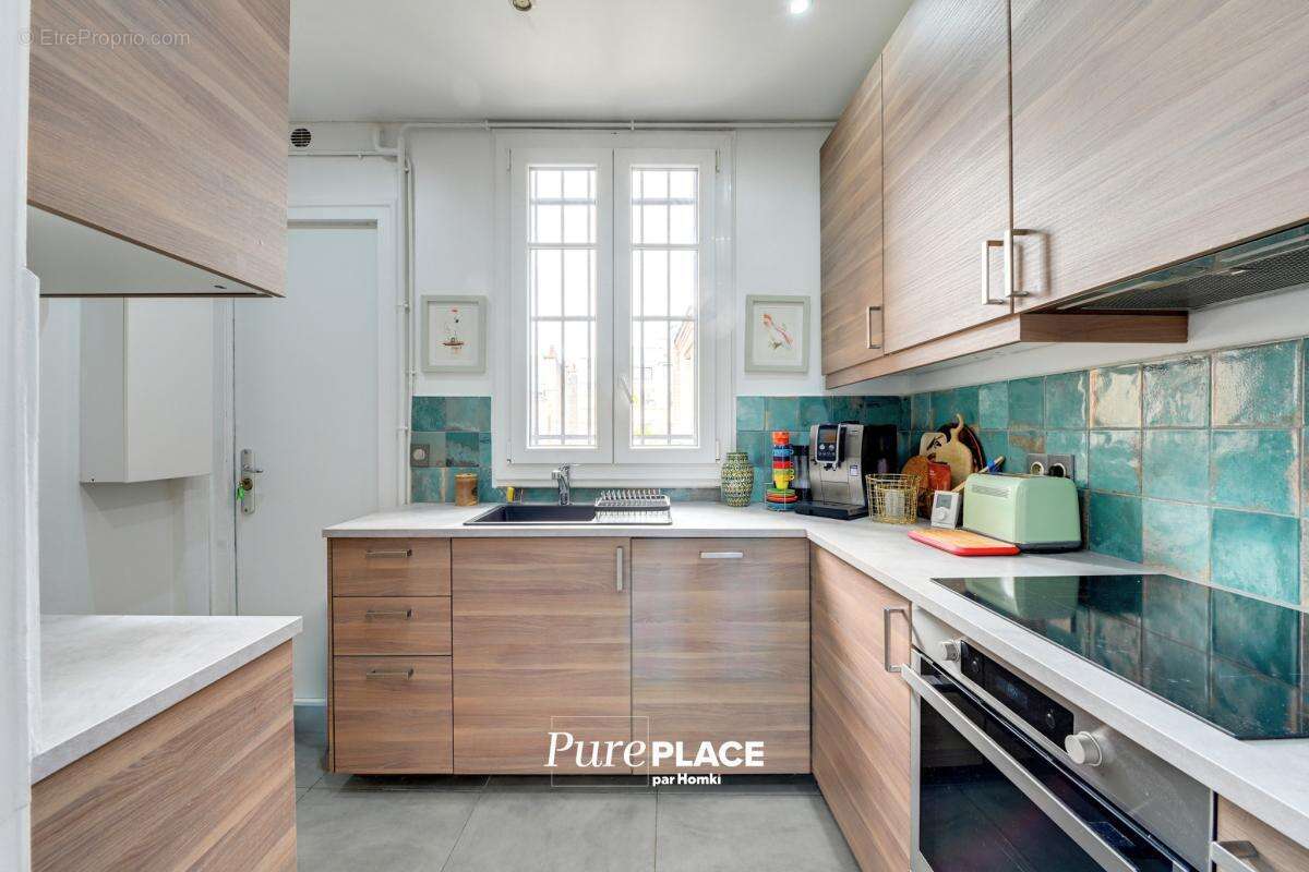 Appartement à PARIS-16E