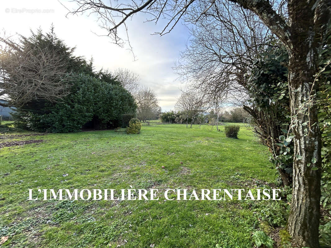 Maison à CORME-ECLUSE