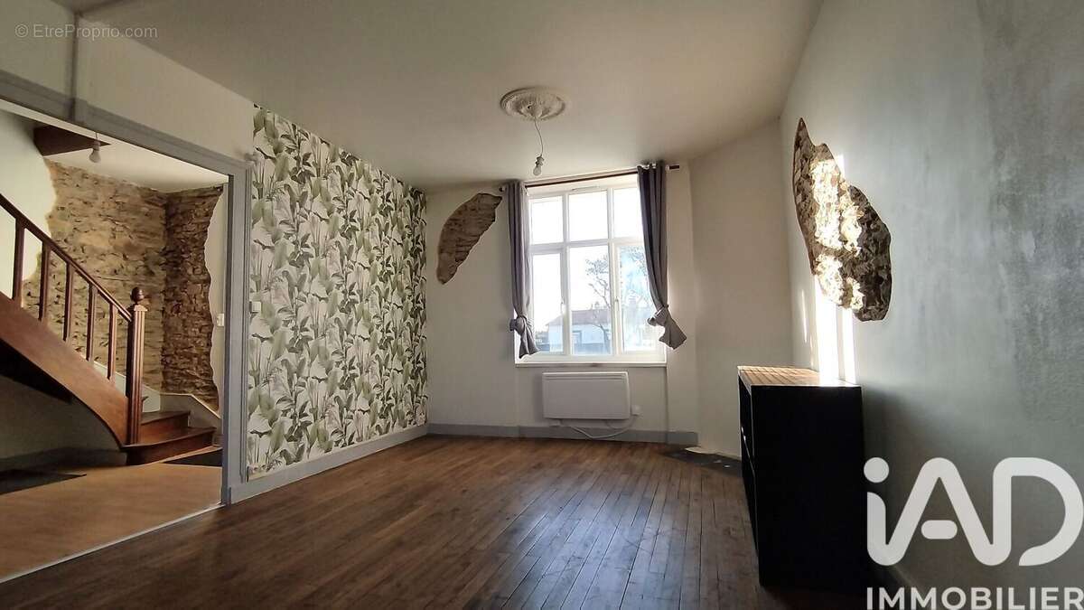 Photo 2 - Maison à SAINT-HILAIRE-DE-VOUST