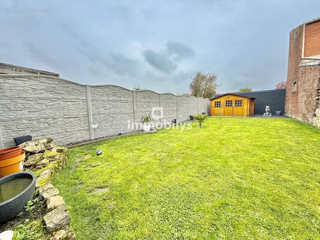 Maison à AUBERCHICOURT