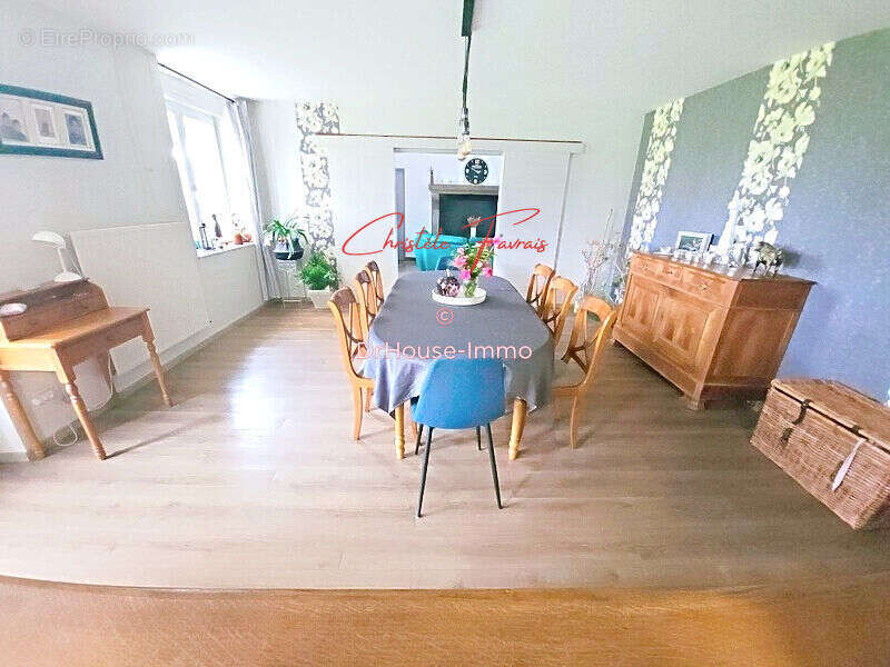 Maison à SAINT-GEORGES-DE-REINTEMBAULT