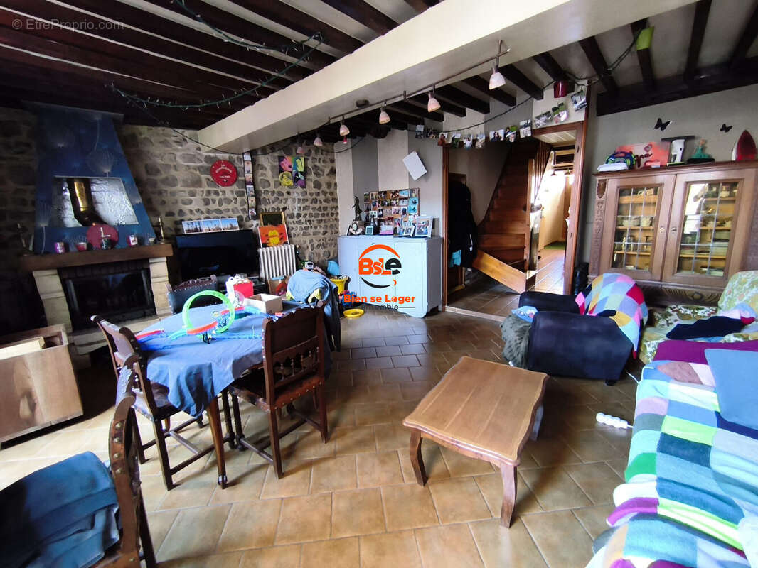 A vendre Maison Vigneronne 3 chambres Dallet - Agence Immobilière BSLE - Bien Se Loger Ensemble Pont du Château - Maison à DALLET