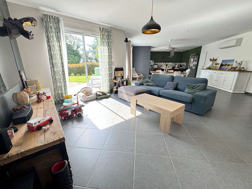 Maison à LASSERRE