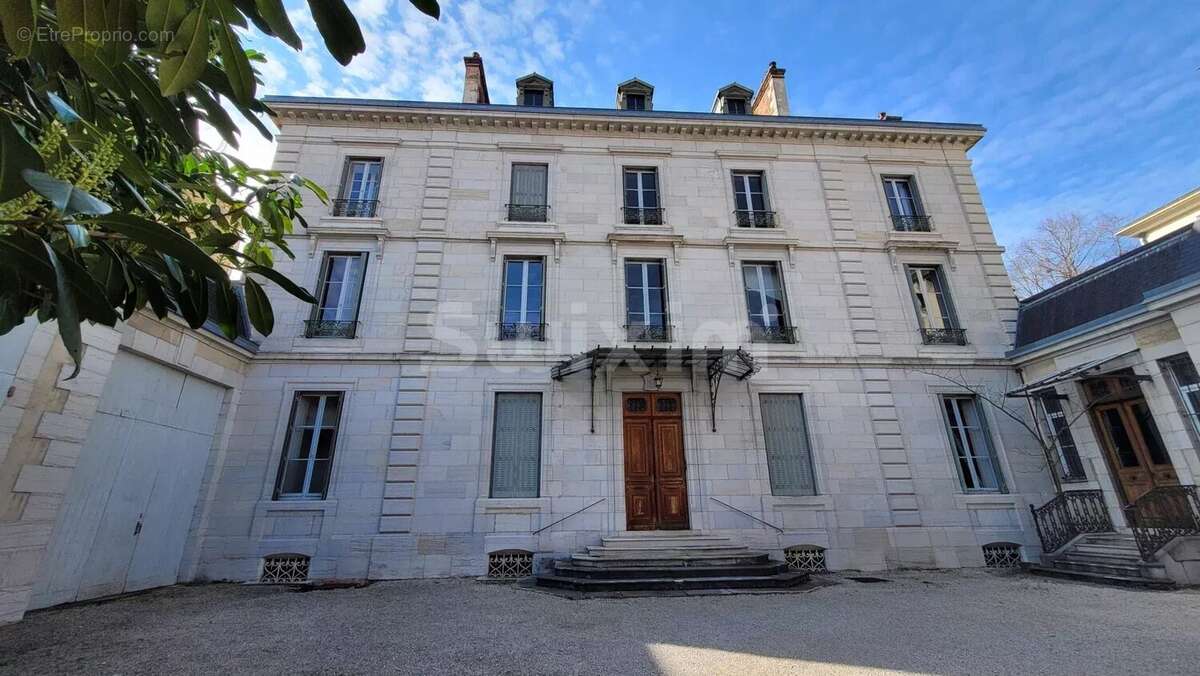 Appartement à LONS-LE-SAUNIER