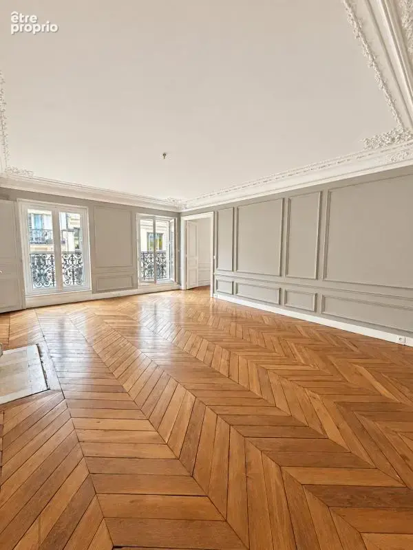 Paris 9e – Rue Drouot – Appartement traversant de 157 m² avec balcon - photo 2