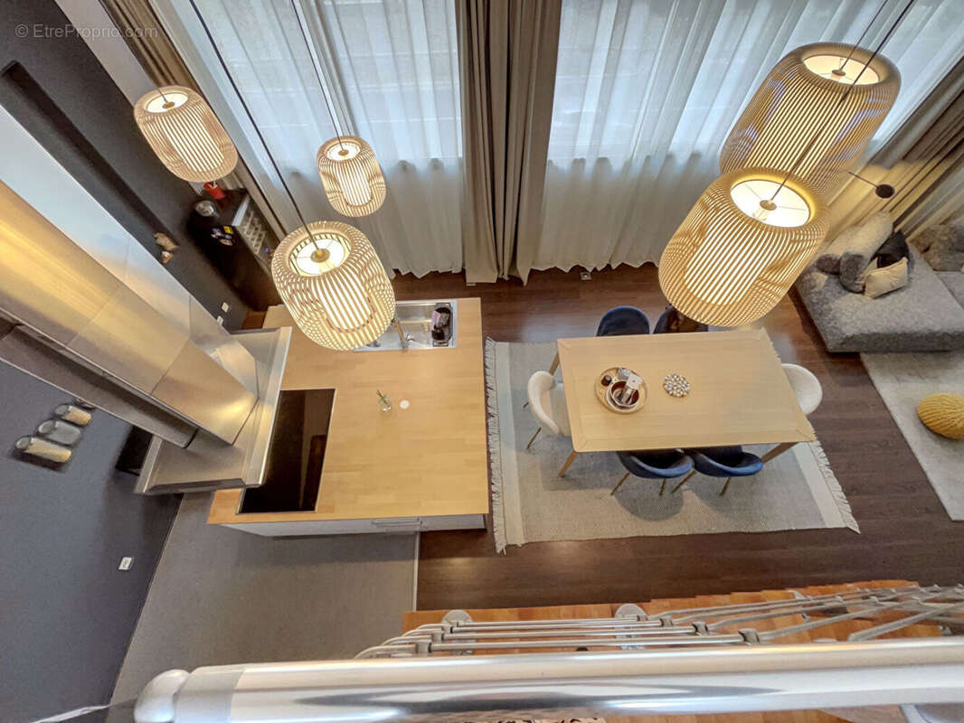 Duplex d'exception avec terrasse de 25m², spa et volumes rares - photo 4