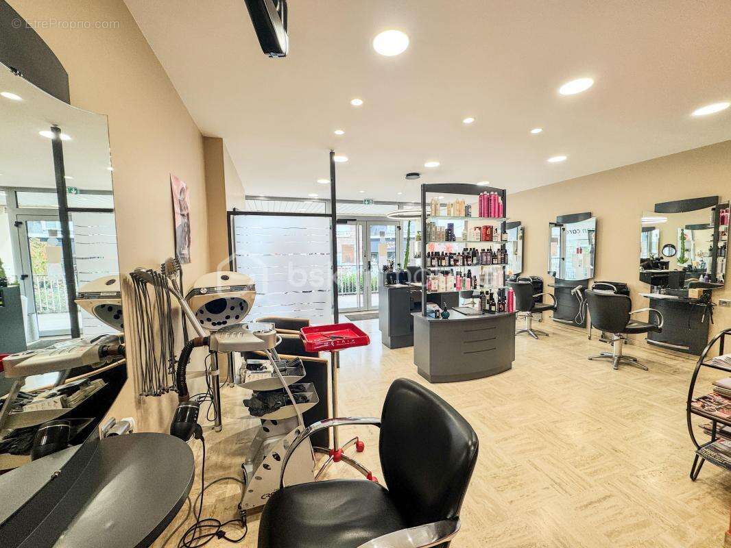 Commerce à NOYAL-SUR-VILAINE