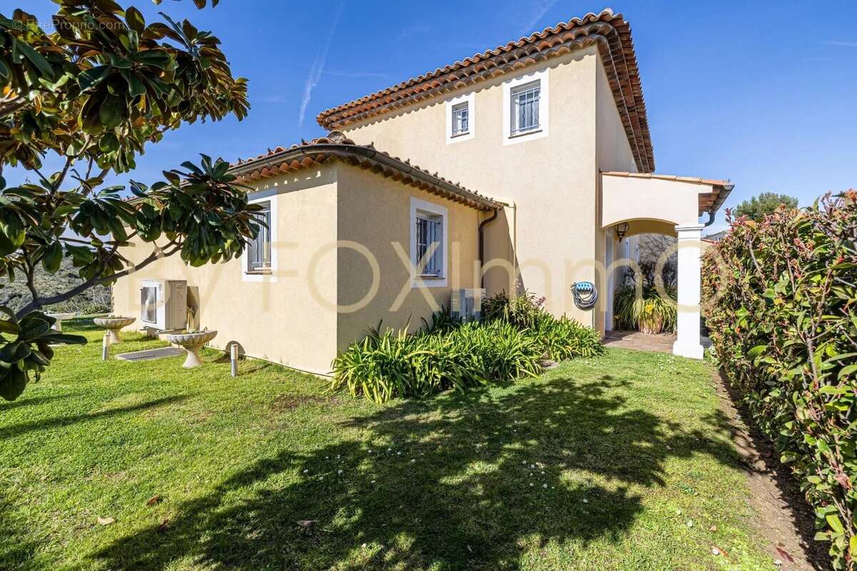 Sur la Côte d'Azur, Villeneuve limite Biot ,Parc de Vaugrenier, calme , piscine , jardin, garage - photo 7