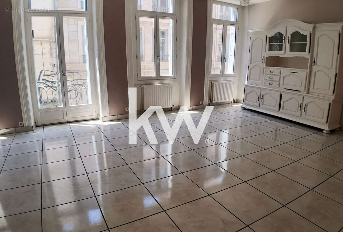 Appartement 5 pièces 119 m² à vendre à Saint-Etienne (42000) - photo 3