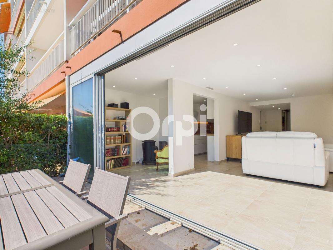 Appartement à MANDELIEU-LA-NAPOULE