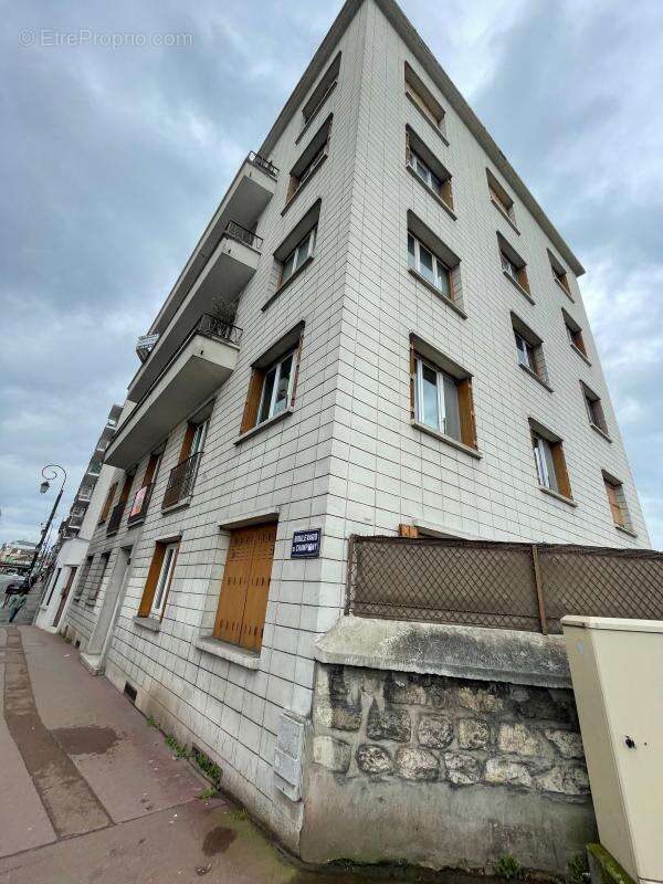 Appartement à SAINT-MAUR-DES-FOSSES