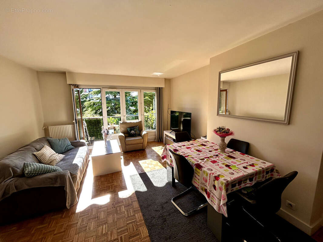 Appartement à LE PERREUX-SUR-MARNE