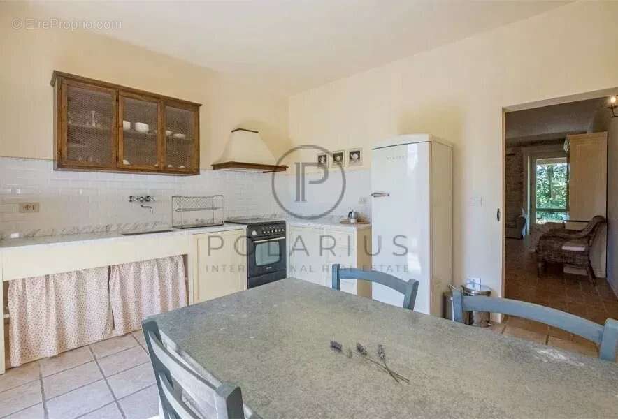Ferme avec appartements, laboratoire de transformation et boutique à la ferme — Le Marche - photo 27