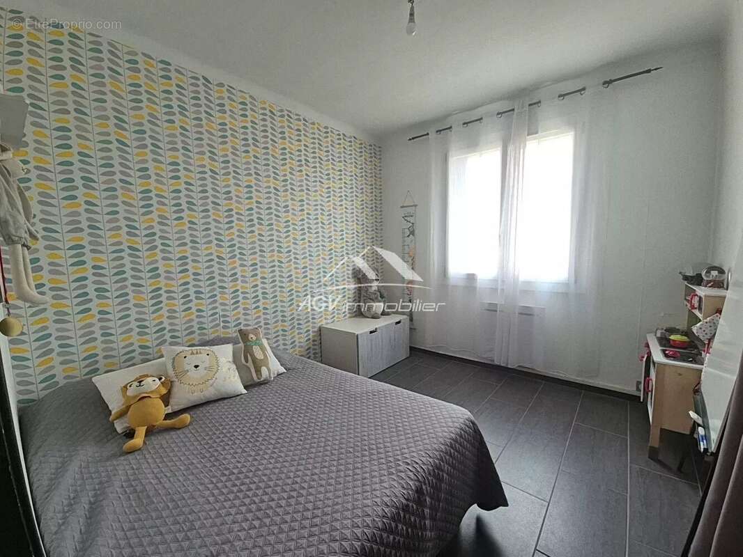 Maison à SAINT-HILAIRE-DE-BRETHMAS