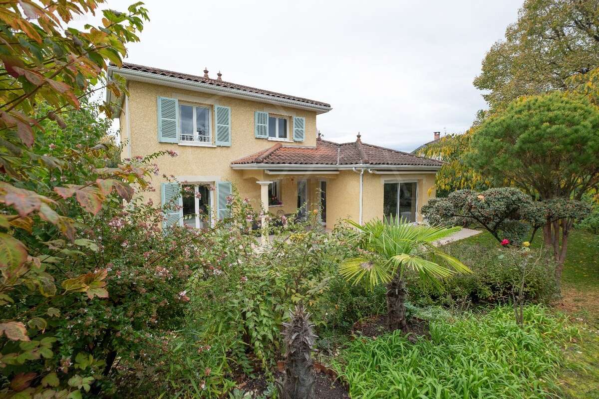 Maison à TASSIN-LA-DEMI-LUNE