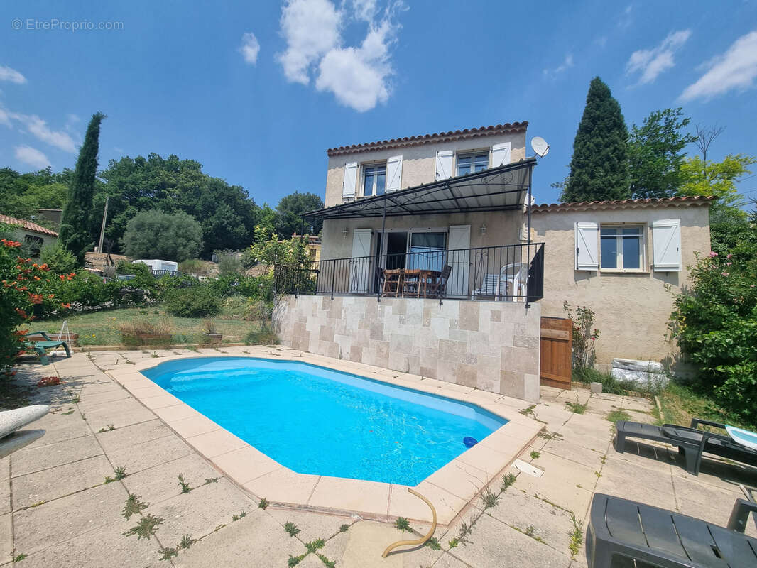 A Artignosc Villa T4 avec piscine et vue dégagée - photo 12