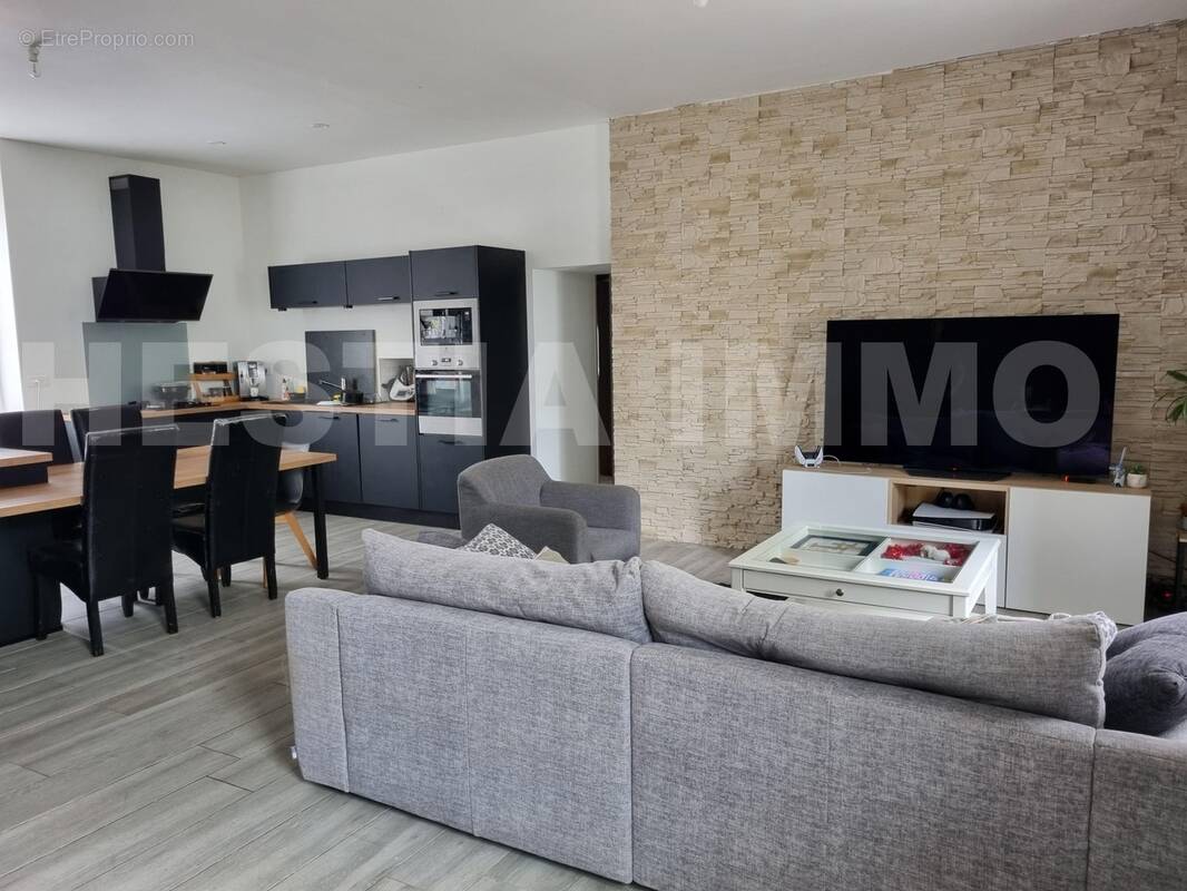 12 - Maison à MESANGER