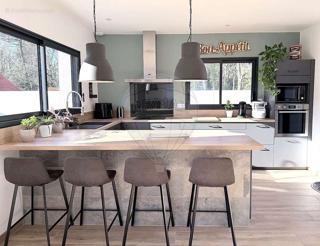 Maison à LES MATHES