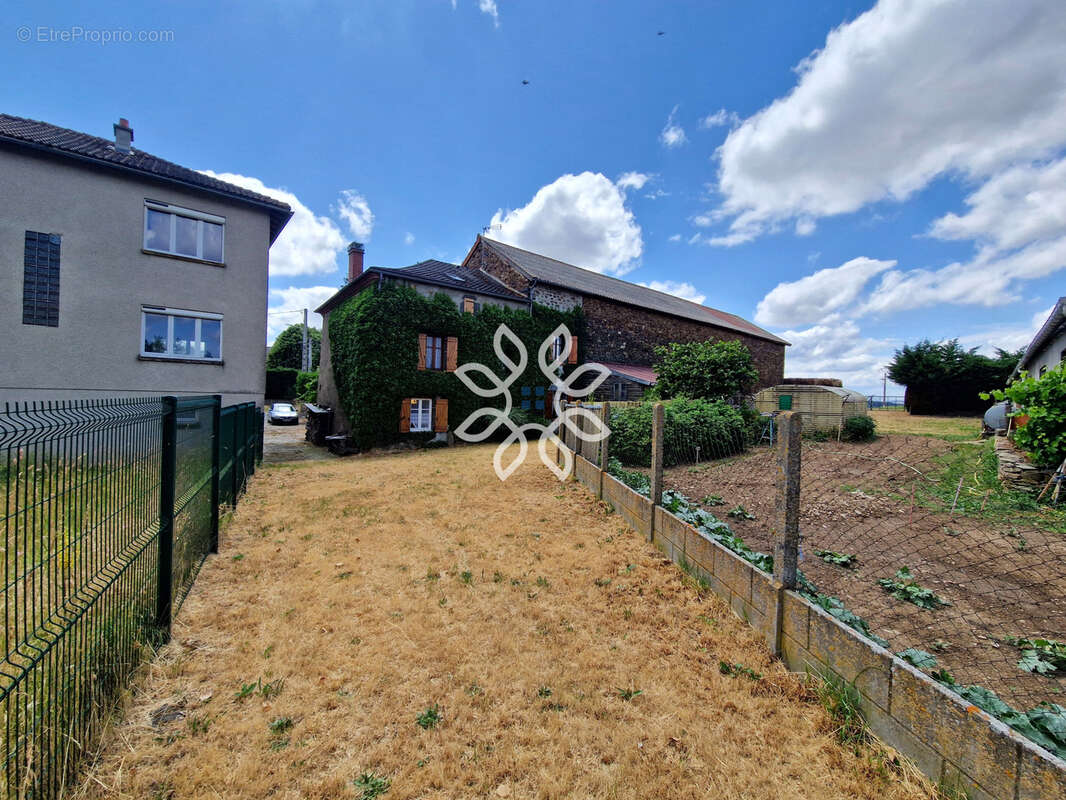 Maison à MASSIAC