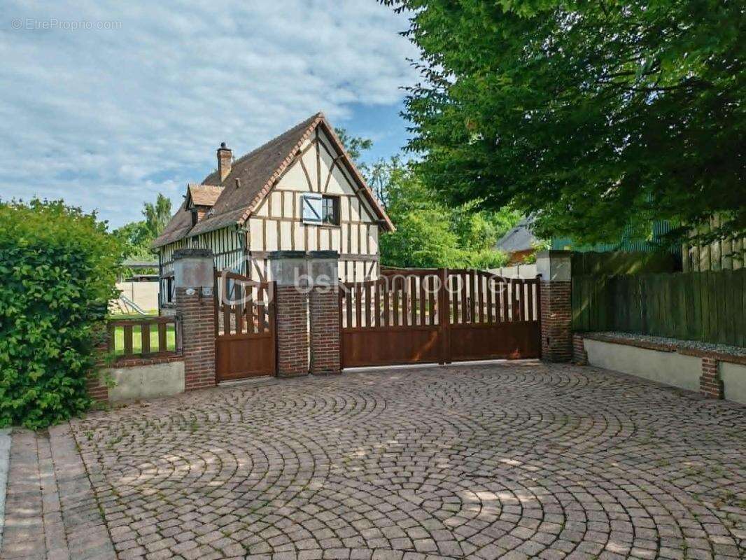 Maison Normande 3 chambres, sous-sol, centre de Bourneville - photo 2