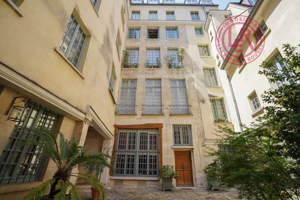 Appartement à PARIS-4E
