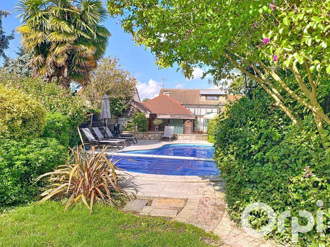 Maison à SAULX-LES-CHARTREUX