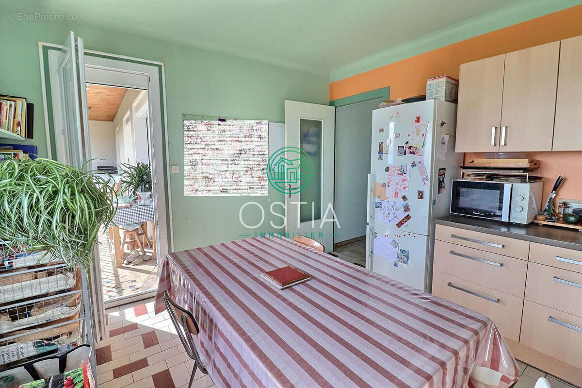 Maison à GENILAC