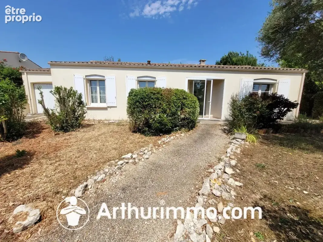 Photo Maison à Saint-Jean-D'angely au prix de 200 400€