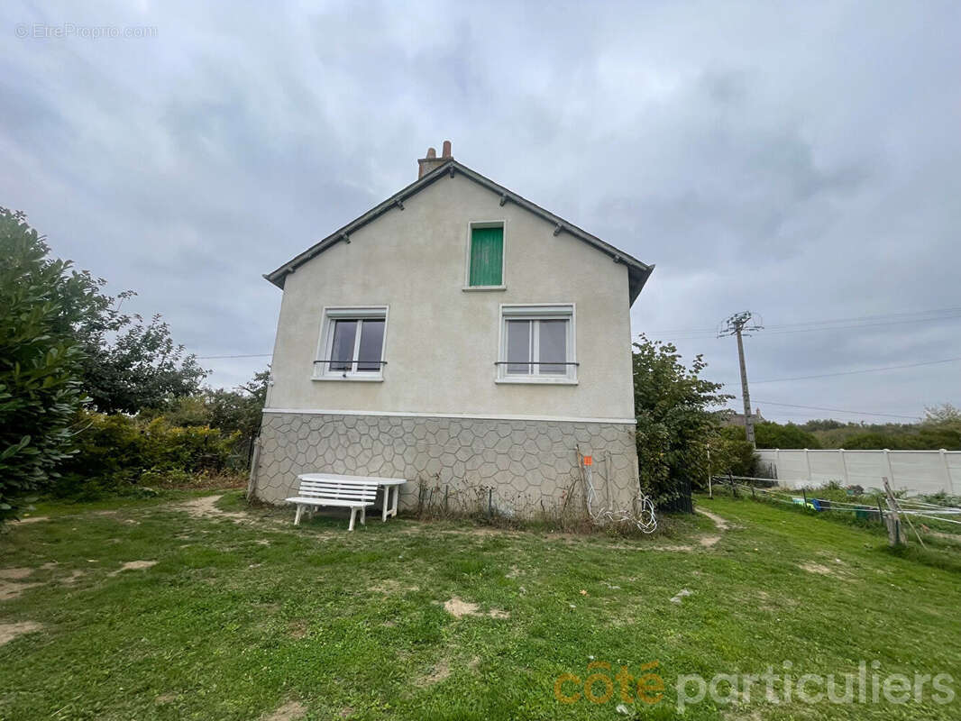 Maison à CHEZAL-BENOIT