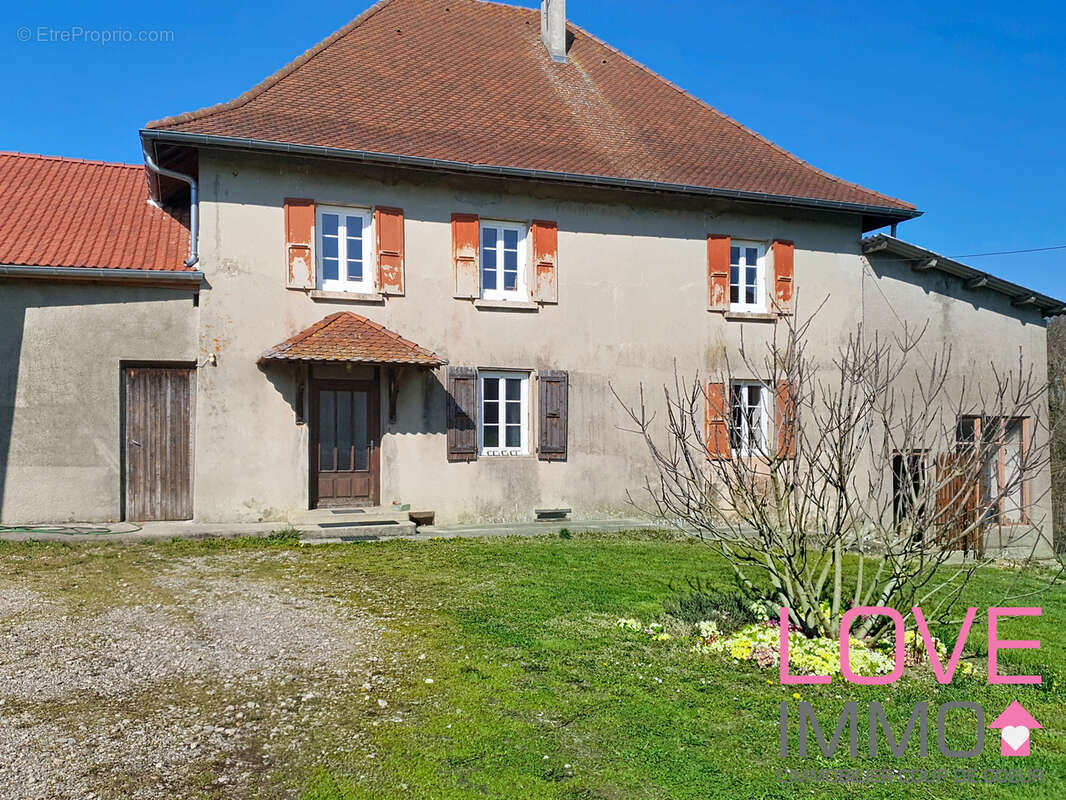 Maison à SAINT-DIDIER-DE-LA-TOUR