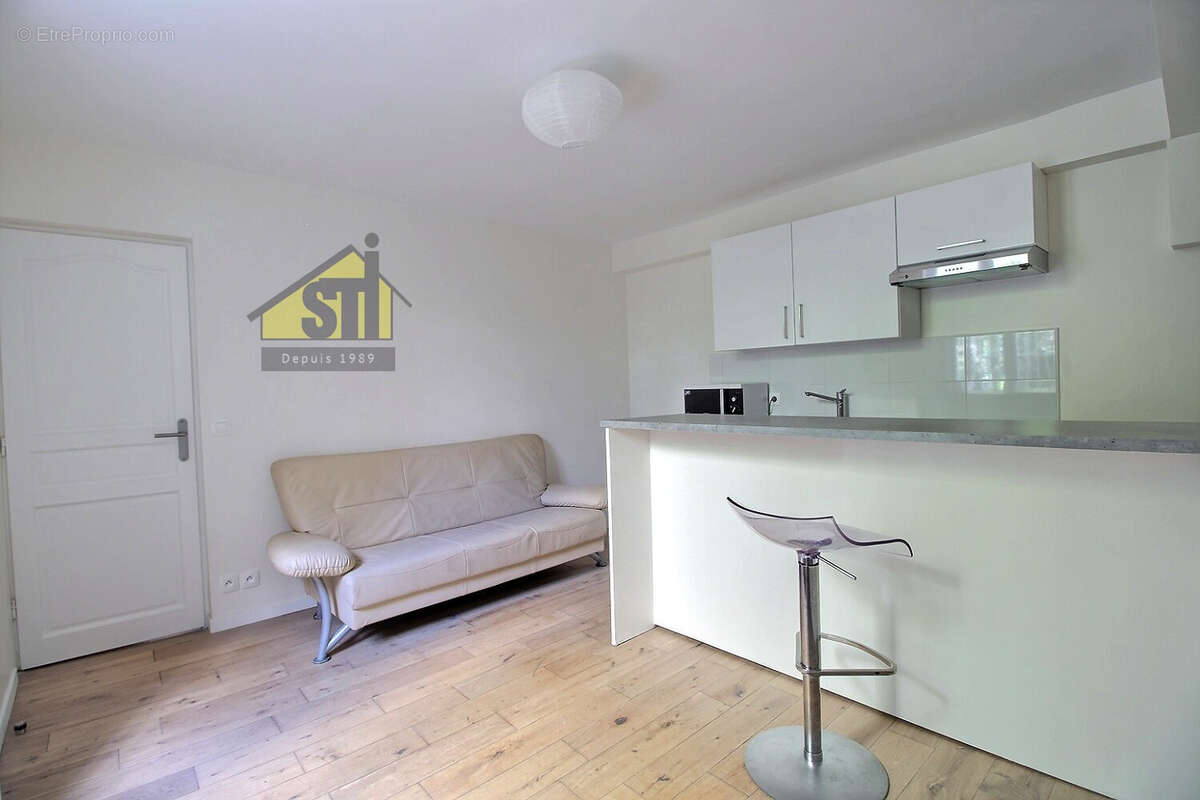 Appartement à PARIS-14E