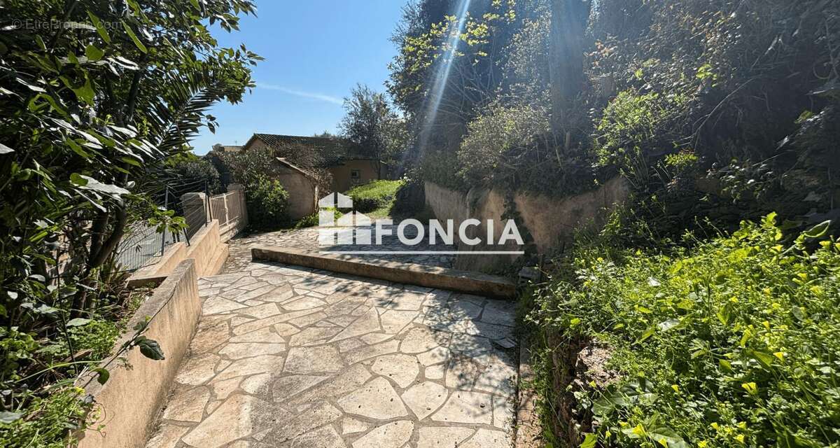 Maison à BORMES-LES-MIMOSAS