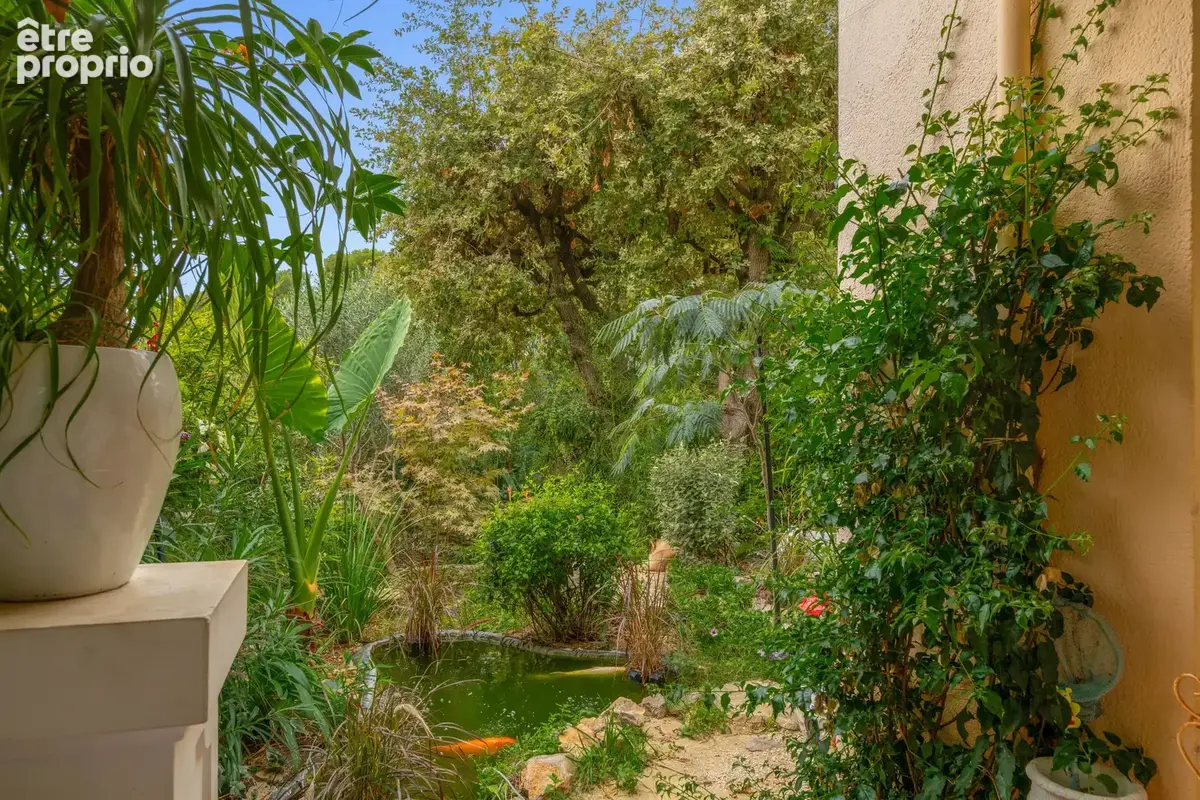 Un veritable art de vivre pour ce t2 en rez de jardin avec garage - photo 3