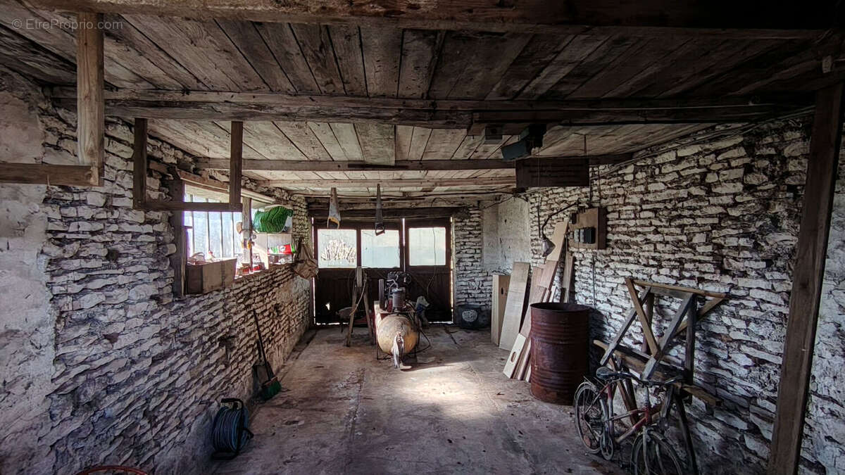 Maison à CERISIERES
