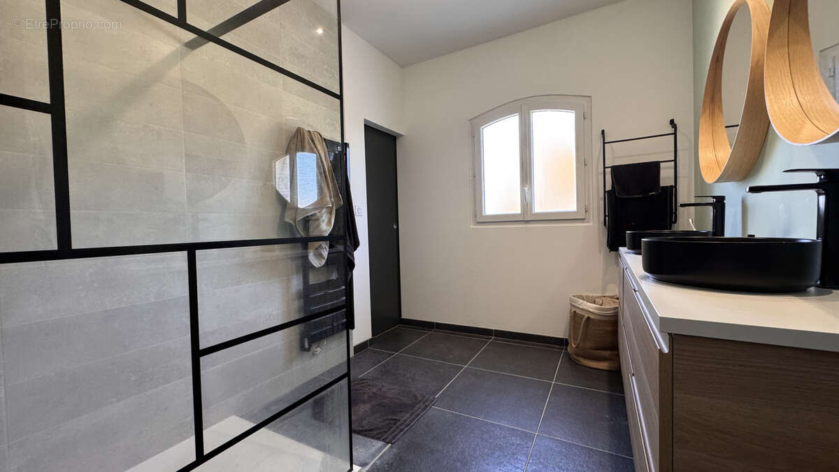 Maison à BARBEZIEUX-SAINT-HILAIRE