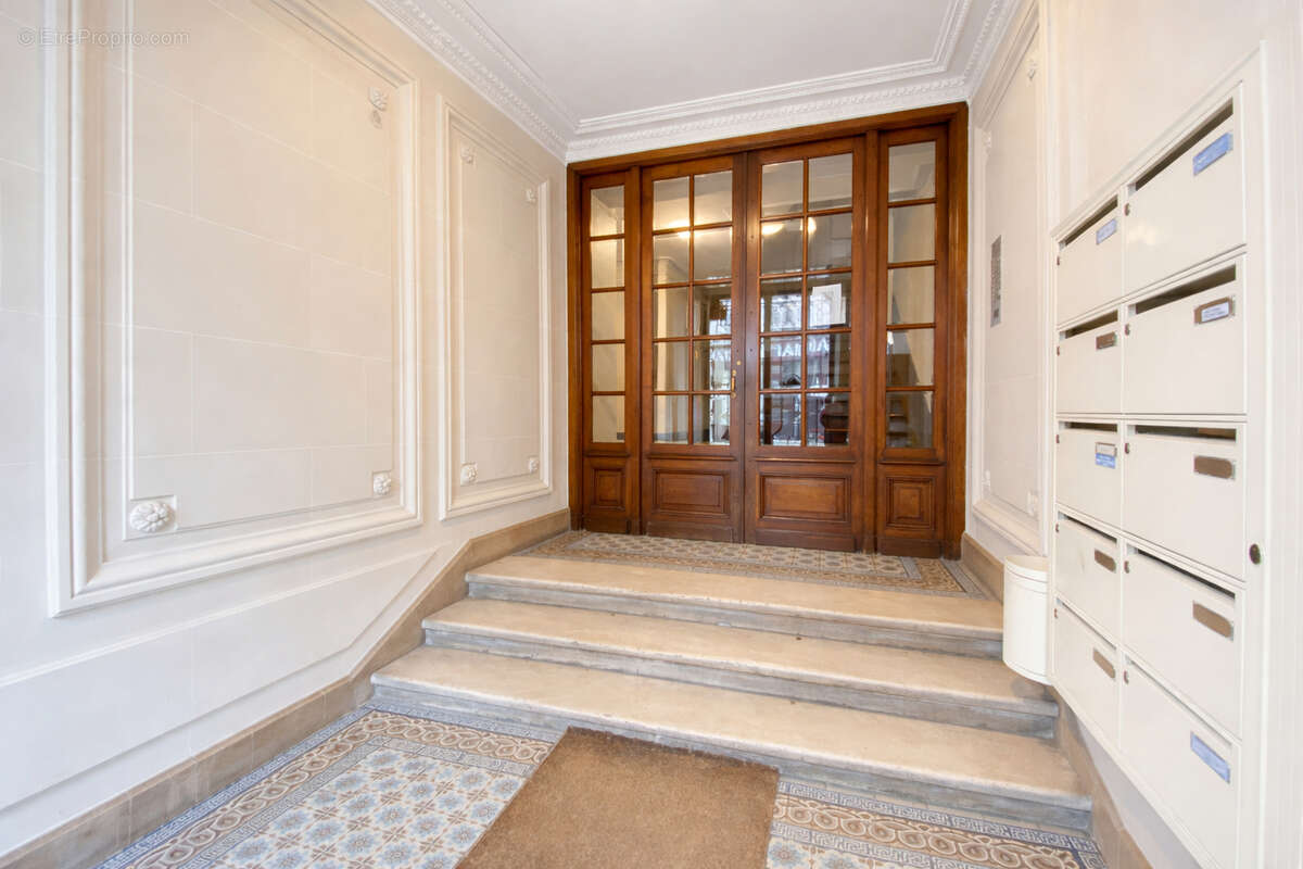 75015 Convention - 2 pièces 43.32 m²  - Charme de l'ancien - photo 11