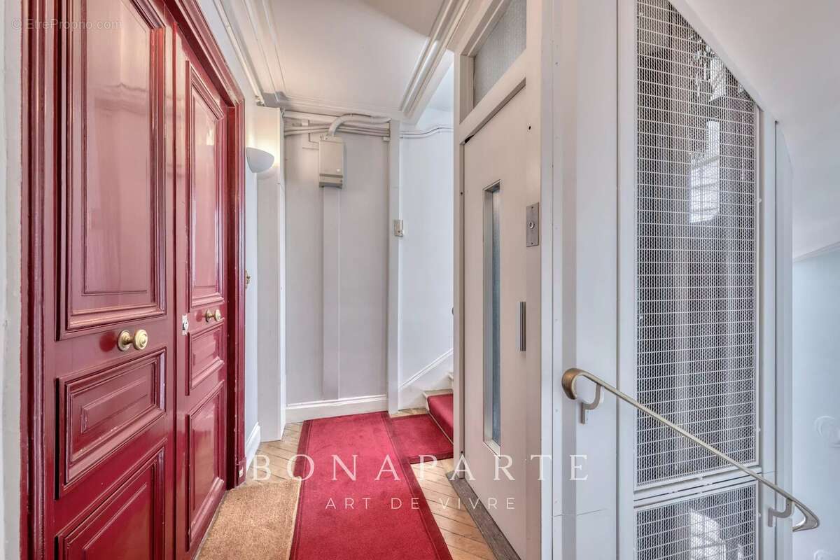 Appartement à PARIS-8E