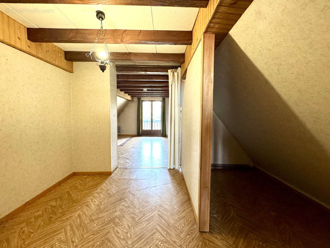 Vendenheim   spacieux duplex 6 pièces avec cour privative et beau potentiel - photo 12