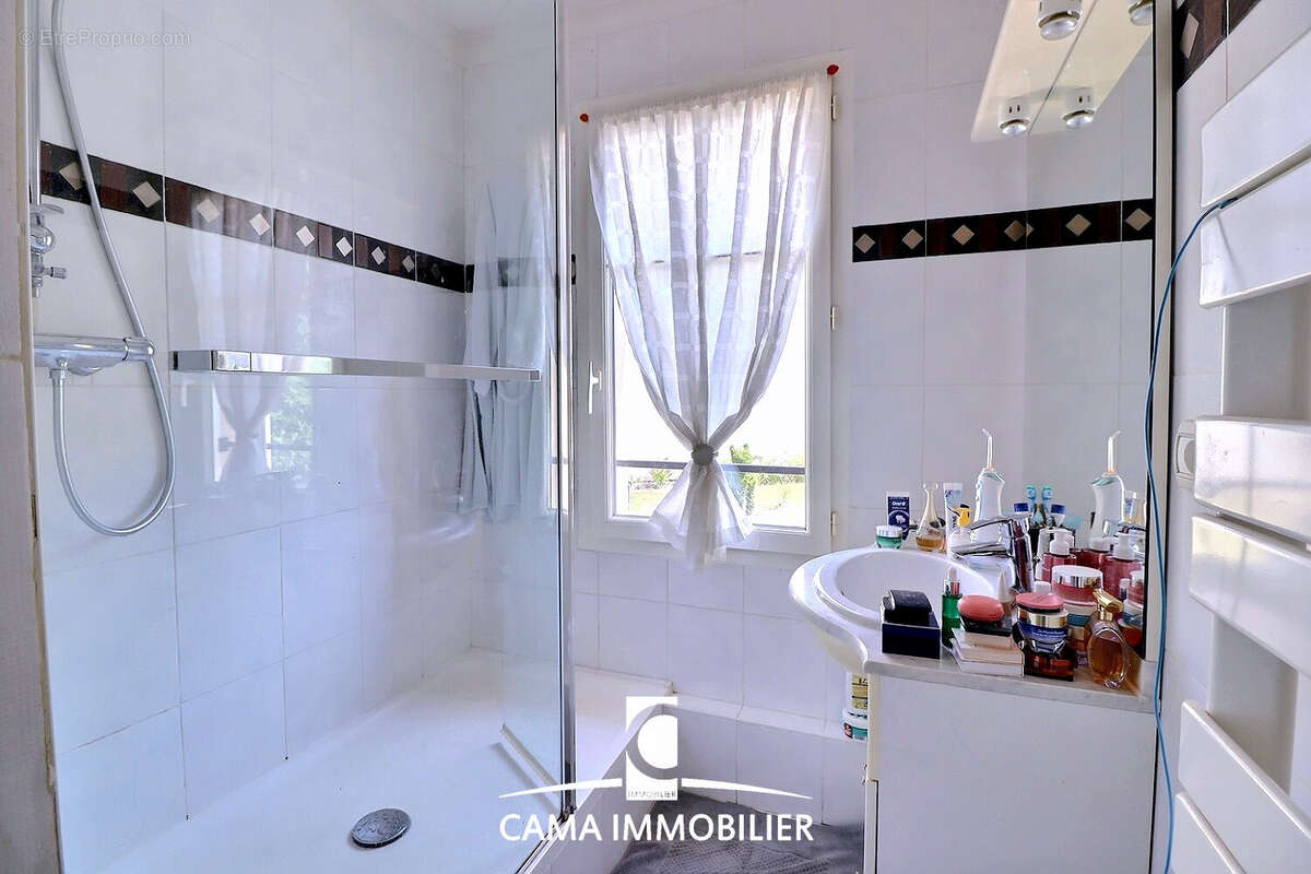 Individuelle - 4 chambres - terrain 595 m2 - sous sol total - gare a pieds - photo 8