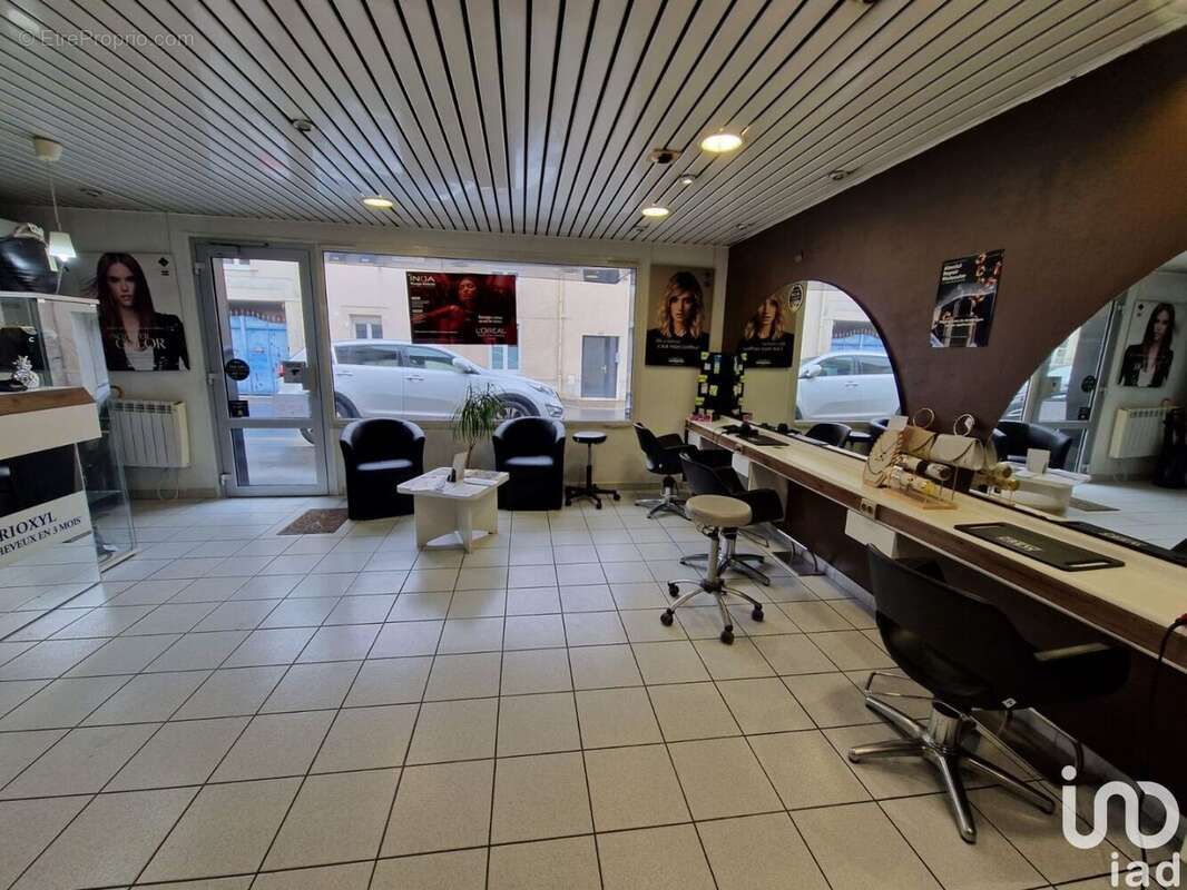 Photo 2 - Commerce à TAISSY