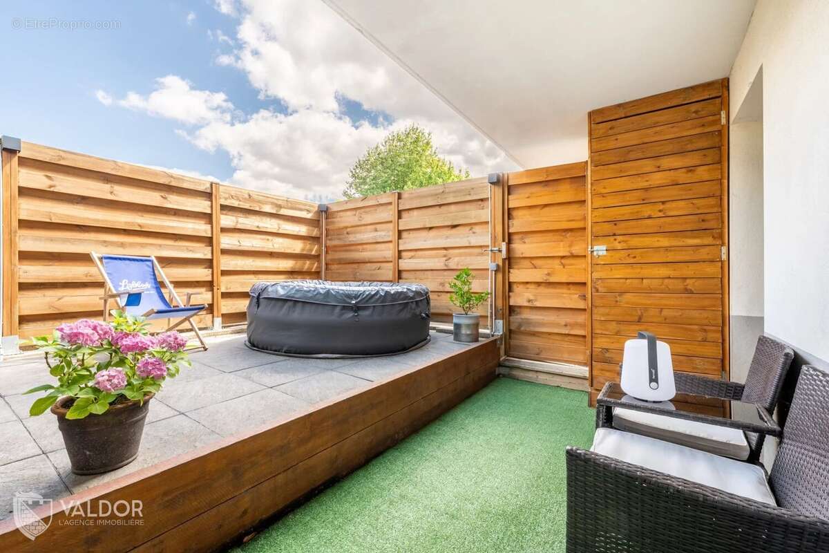 Appartement à ANSE