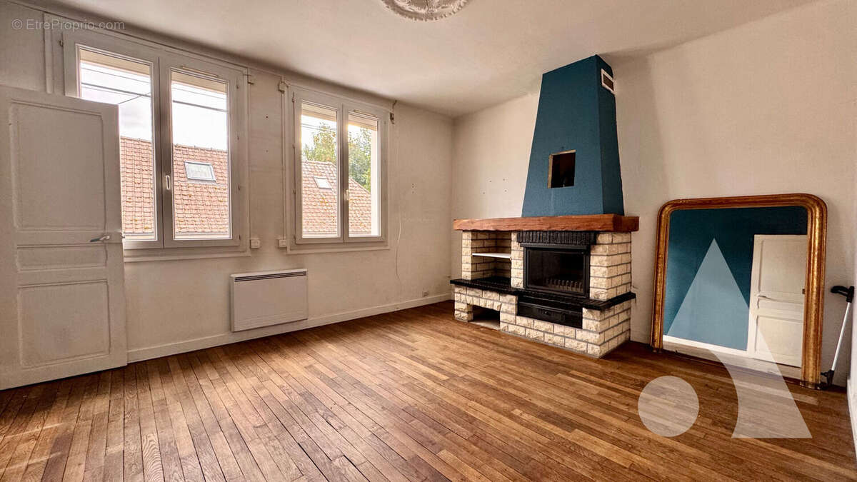 Maison à NANTEUIL-LE-HAUDOUIN