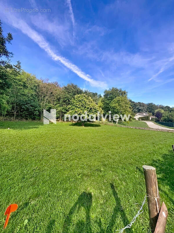 Terrain à SAINT-HILAIRE-DE-LA-COTE