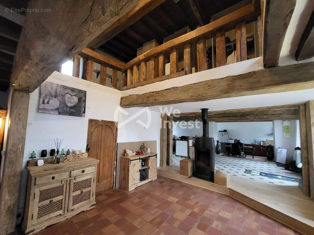 Maison à SAINT-DENIS-LES-REBAIS