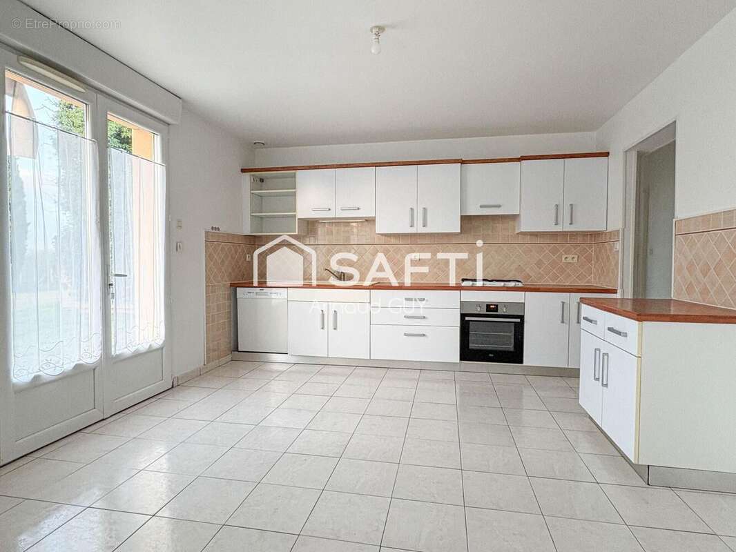 Maison 160 m² à Monhoudou  - photo 3